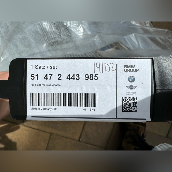 BMW 7er All Weather Floor Mats - Front - Picture 5 of 5